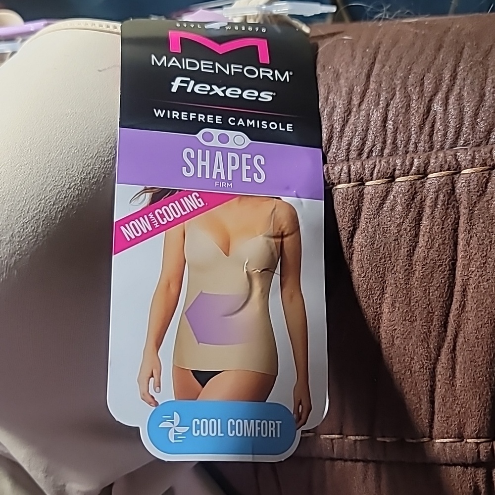 Size XL "Maidenform" Flexees wire free camisole. Shapes with cooling! - Picture 3 of 5